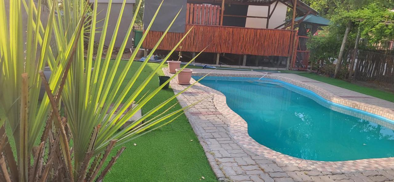 Maun Luxury Oasis Apartment ภายนอก รูปภาพ