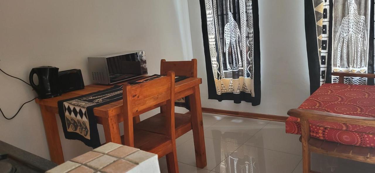 Maun Luxury Oasis Apartment ภายนอก รูปภาพ