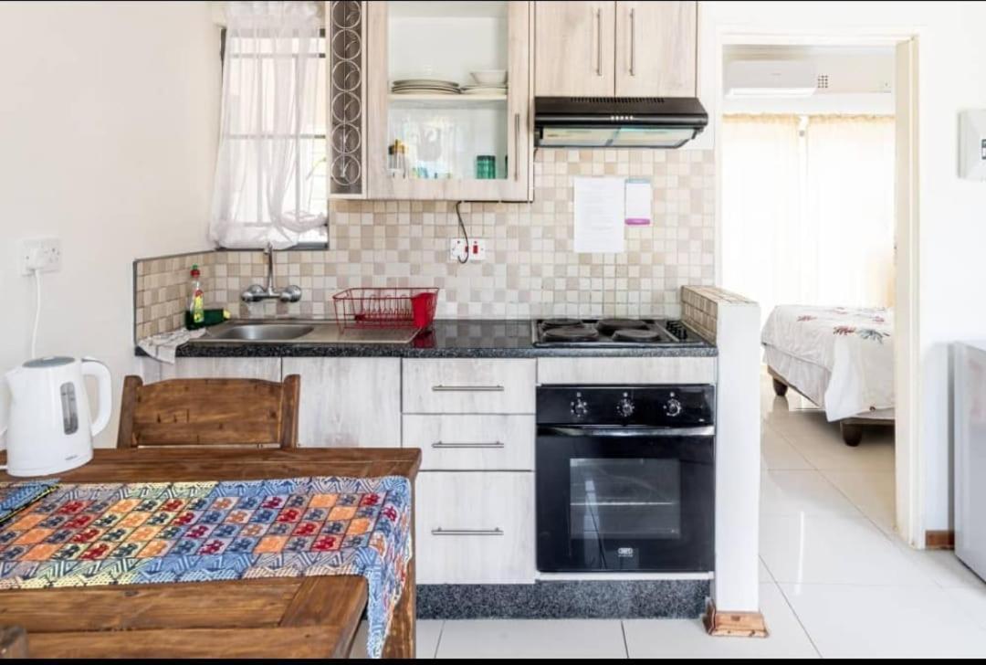 Maun Luxury Oasis Apartment ภายนอก รูปภาพ